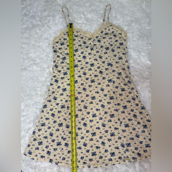 Vintage Victoria's Secret yellow floral gown/ slip dress with lace trim - Picture 9 of 9